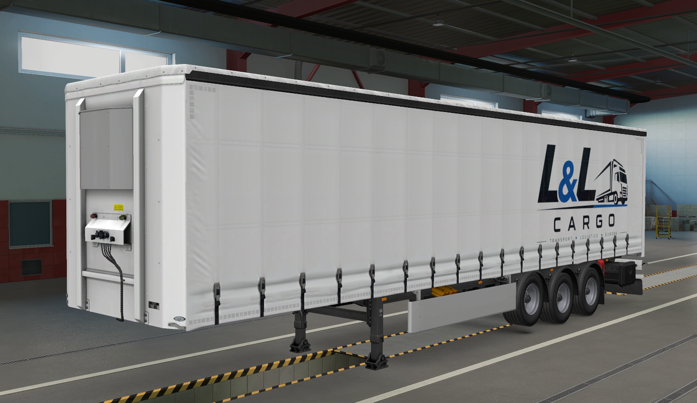 Firemní návěs L&L Cargo z boku
